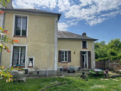 Maison - 230 m² - 8 pièces