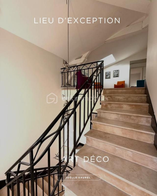 Propriété - 415 m² - 7 pièces