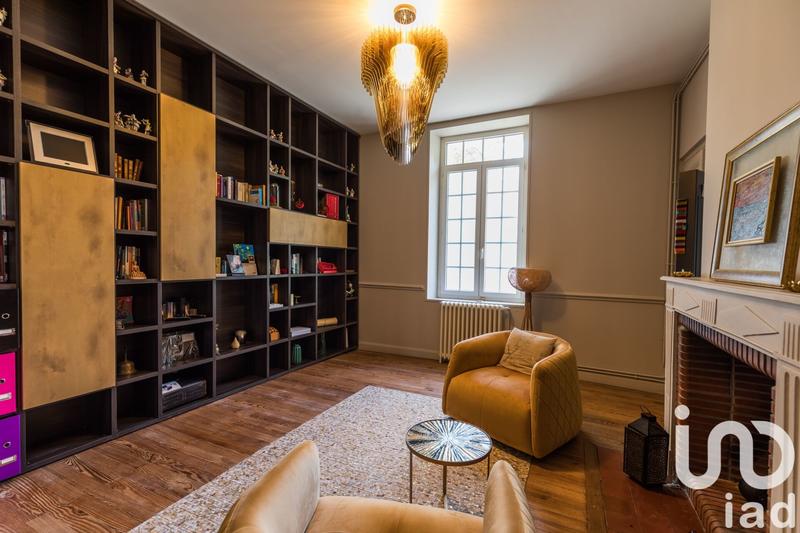 Maison - 586 m² - 11 pièces