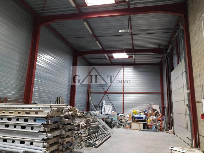 Entrepôt - 384 m²