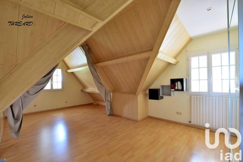 Maison - 224 m² - 6 pièces