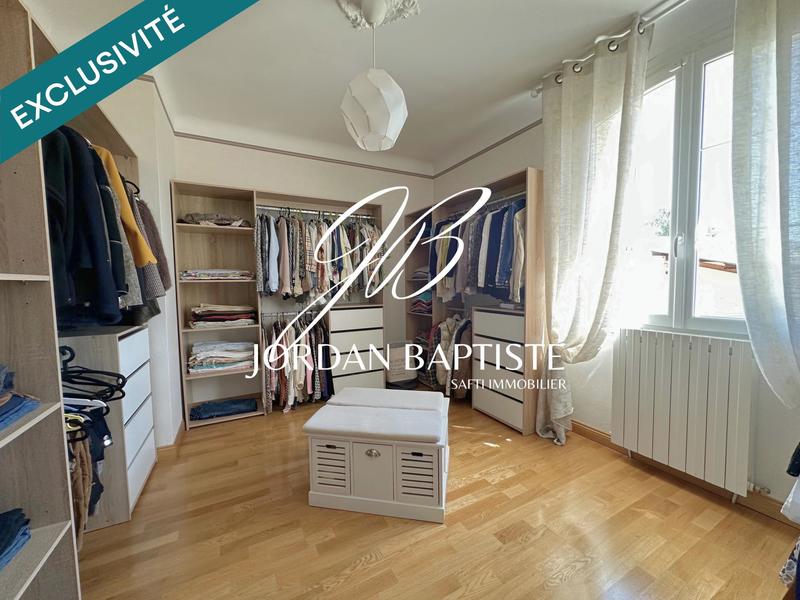 Maison - 250 m² - 12 pièces