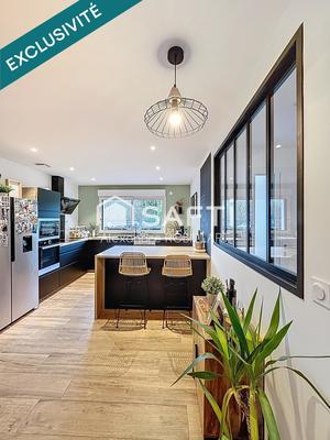 Maison - 137 m² - 6 pièces