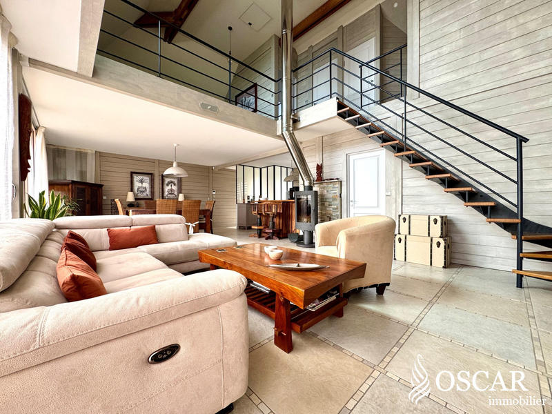 Maison - 209 m² - 7 pièces