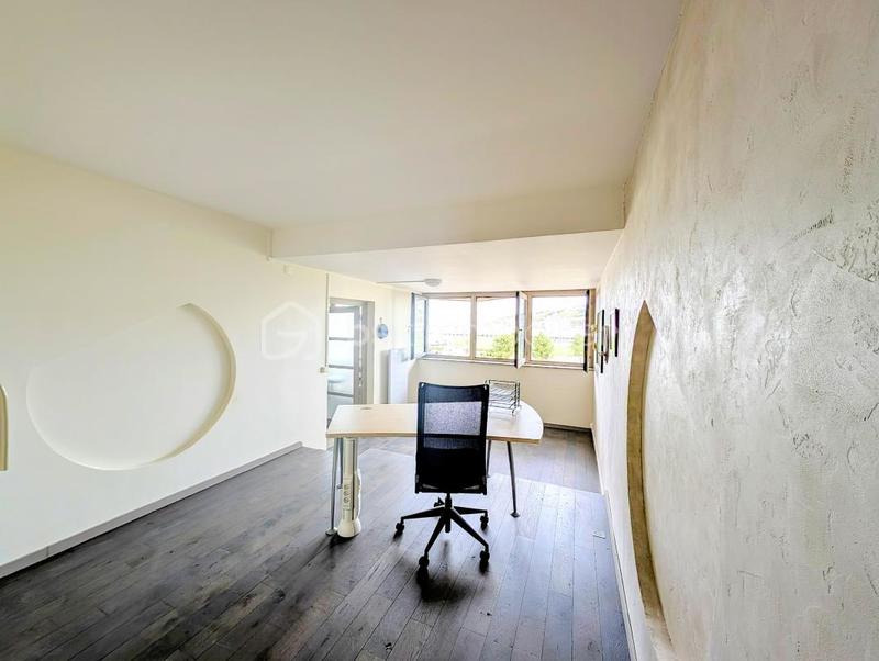 Bureau - 117 m² - 5 pièces