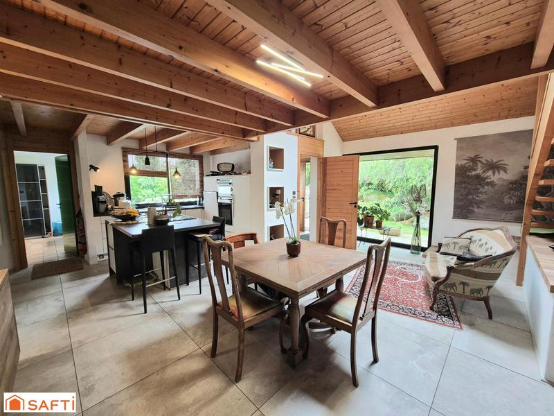 Maison - 189 m² - 9 pièces