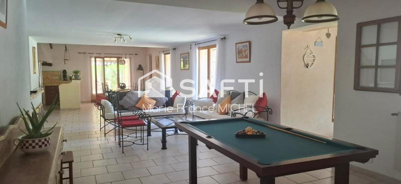 Maison - 328 m² - 15 pièces