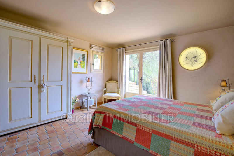 Maison - 236 m² - 6 pièces