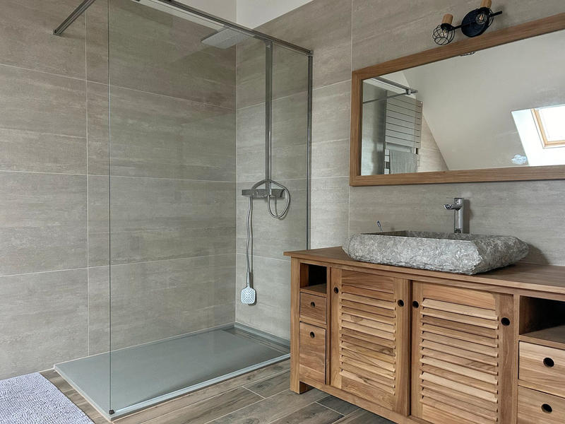 Maison - 325 m² - 12 pièces