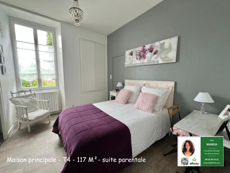 Maison - 295 m² - 10 pièces