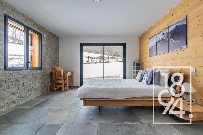 Châlet - 338 m² - 10 pièces