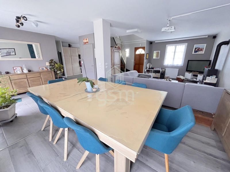 Maison traditionnelle - 162 m² - 6 pièces