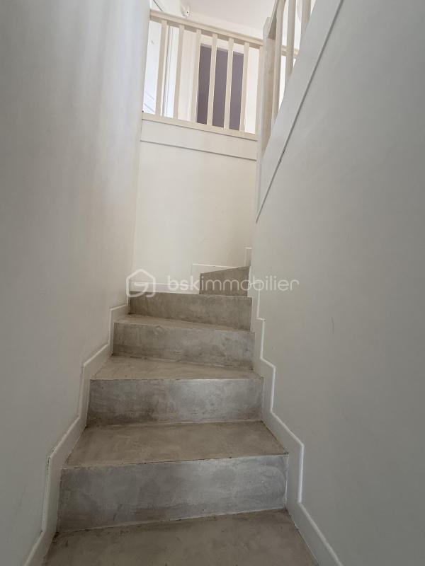 Maison - 215 m² - 7 pièces