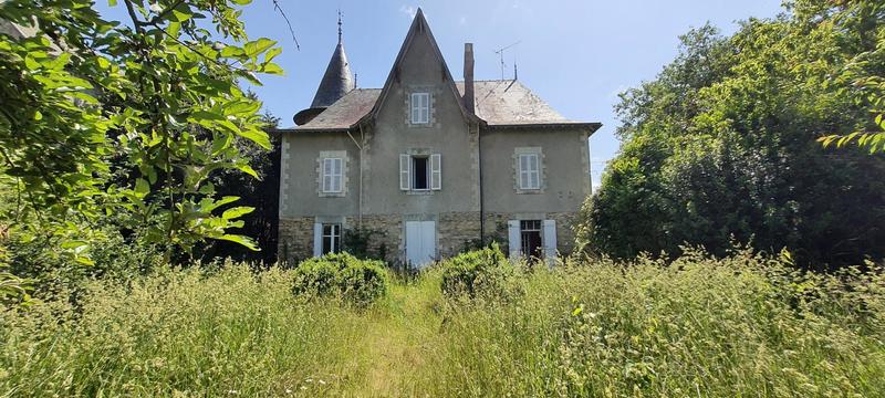 Maison - 341 m² - 14 pièces