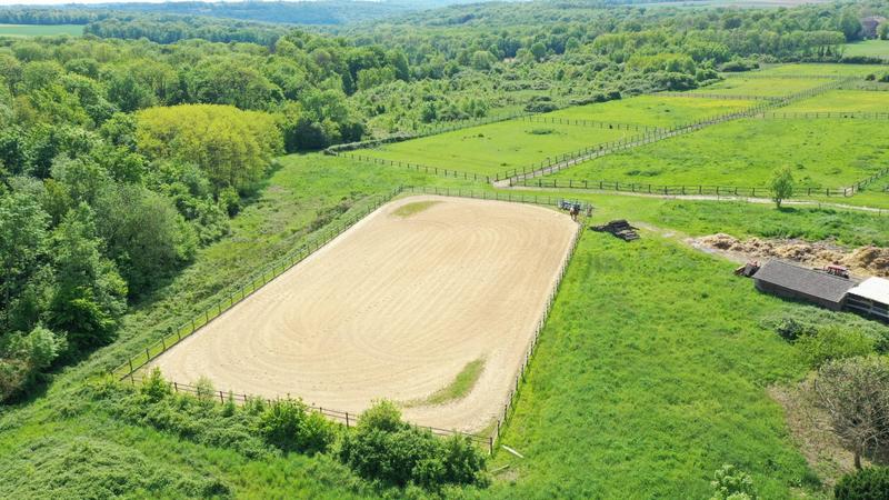 Maison - 395 m² - 16 pièces