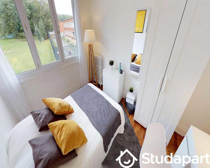 Chambre - 80 m² - 1 pièce