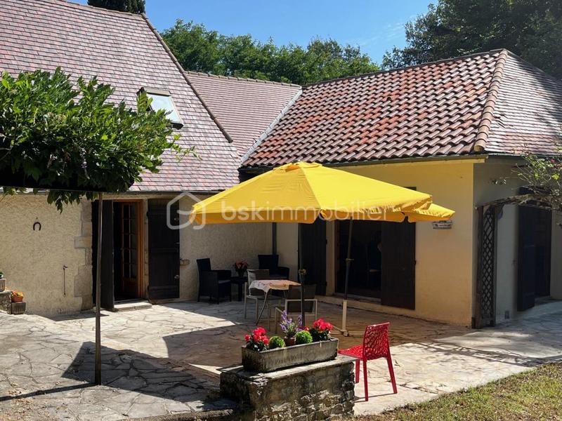 Demeure - 192 m² - 9 pièces