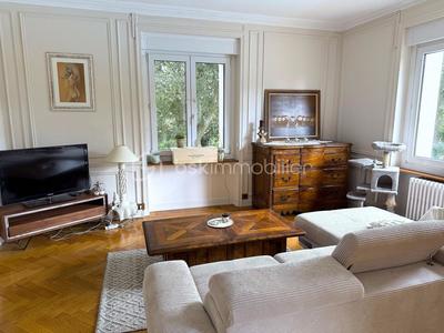 Maison - 303 m² - 10 pièces