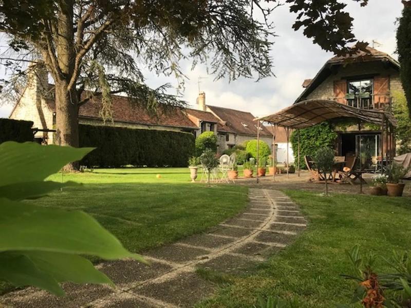 Propriété - 355 m² - 14 pièces