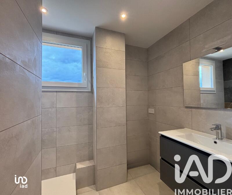 Appartement - 90 m² - 5 pièces