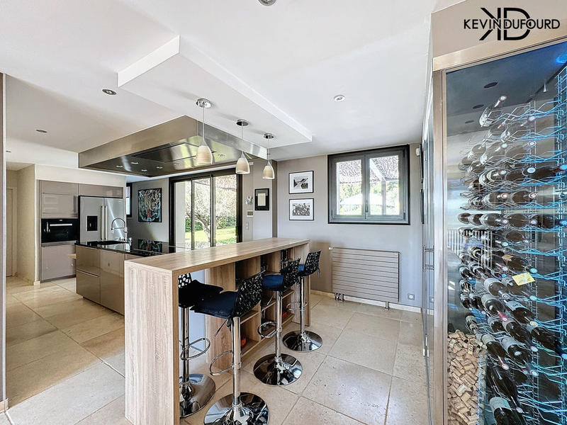 Propriété - 400 m² - 14 pièces