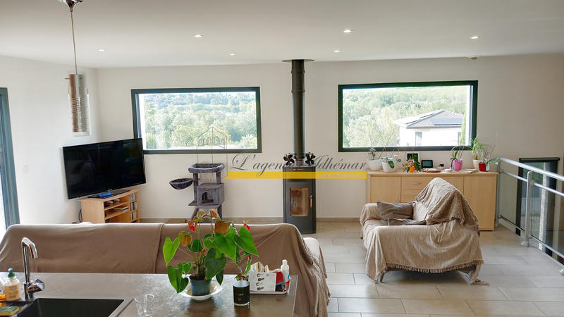 Maison - 201 m² - 7 pièces