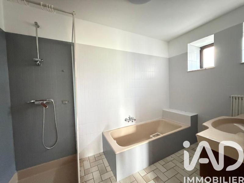 Maison - 240 m² - 9 pièces