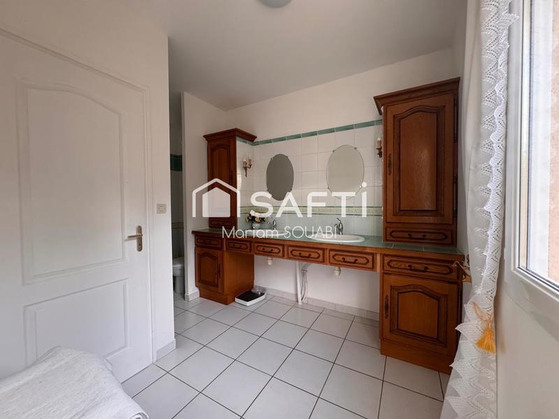 Maison - 235 m² - 7 pièces