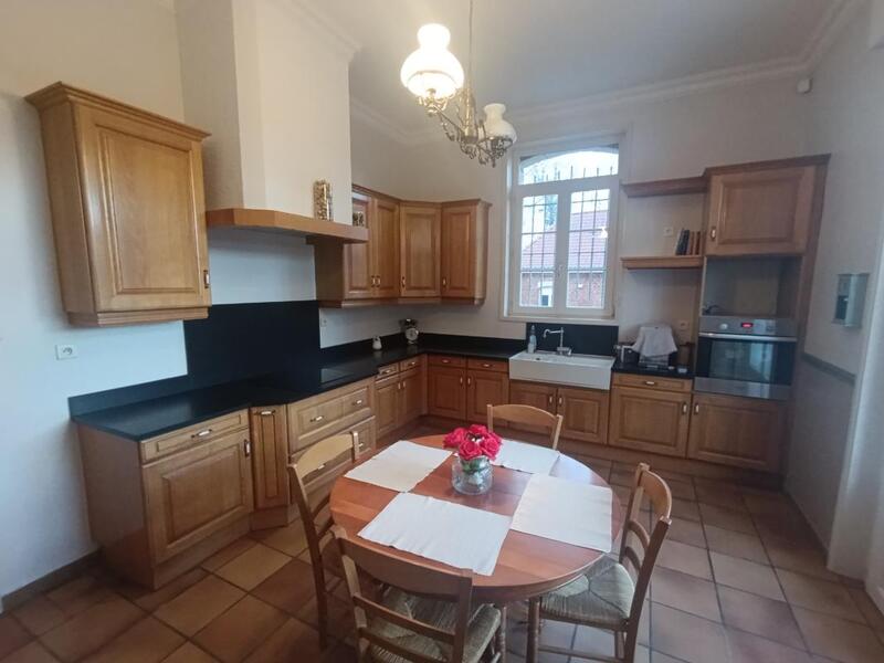 Maison - 274 m² - 10 pièces