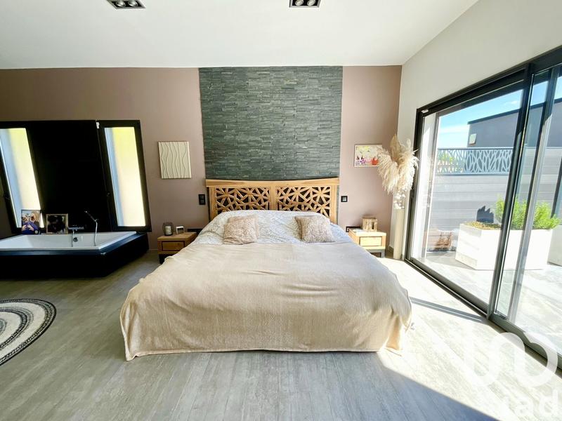 Maison - 218 m² - 6 pièces