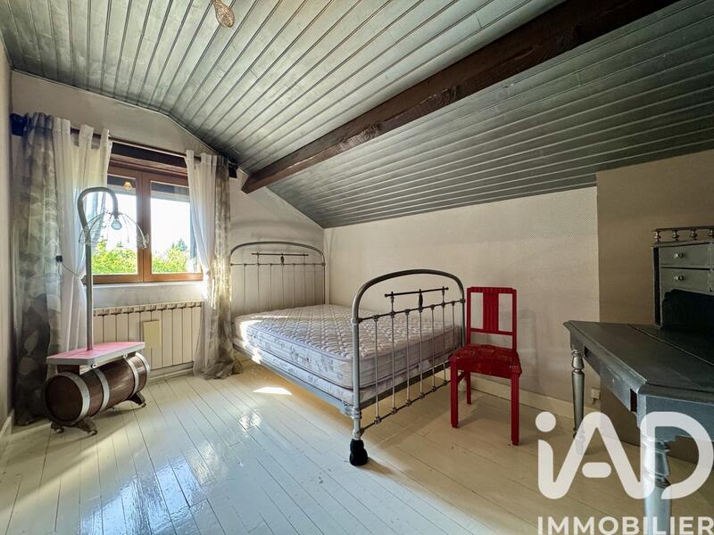 Maison - 244 m² - 8 pièces