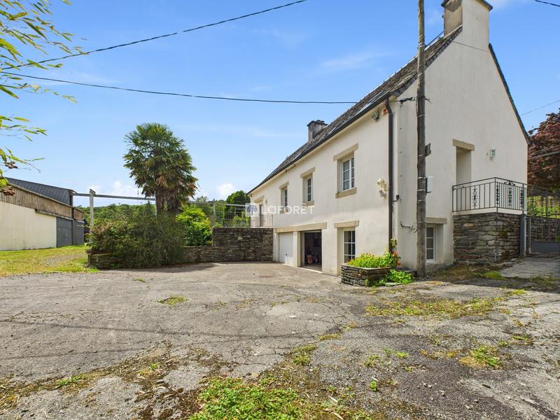 Maison traditionnelle - 165 m² - 8 pièces