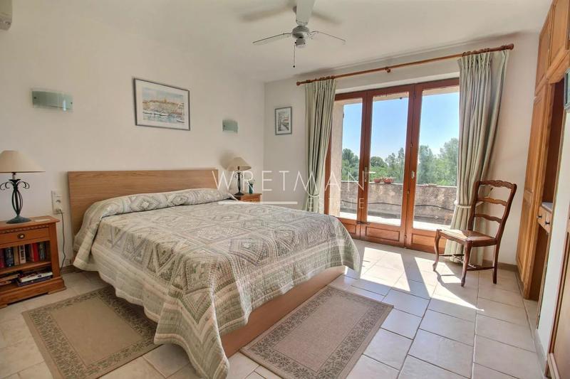 Maison - 236 m² - 7 pièces