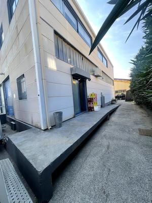 Local commercial - 234 m² - 2 pièces