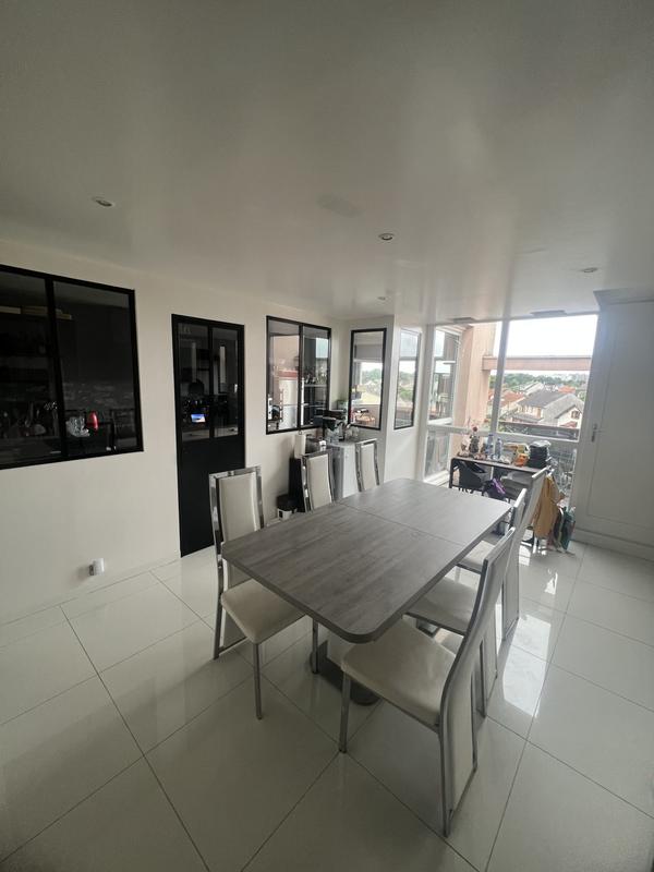 Appartement - 96 m² - 5 pièces