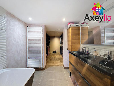 Maison - 159 m² - 6 pièces