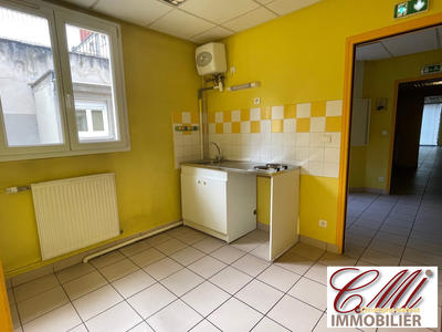 Local commercial - 95 m² - 4 pièces