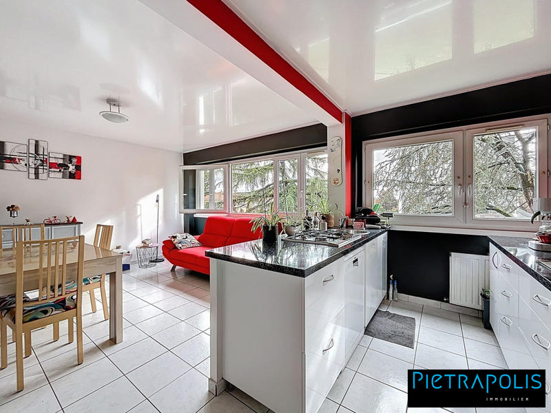 Appartement - 80 m² - 4 pièces