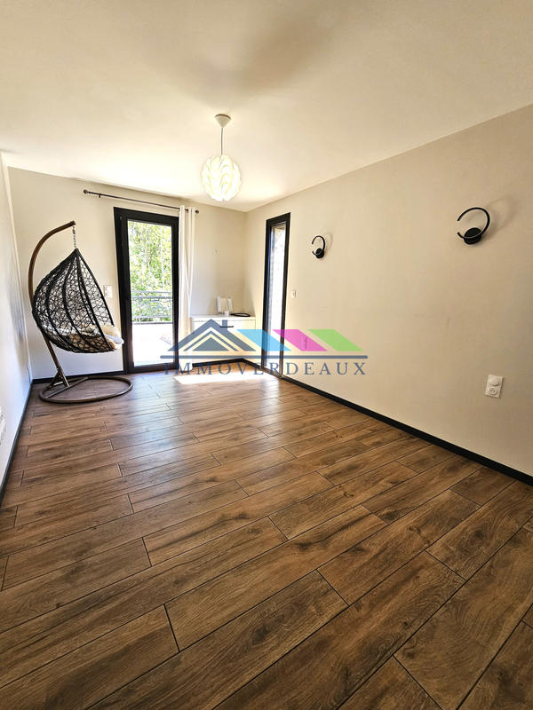 Maison - 210 m² - 6 pièces