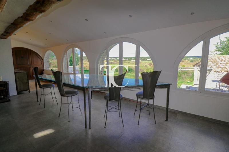 Mas - 195 m² - 5 pièces