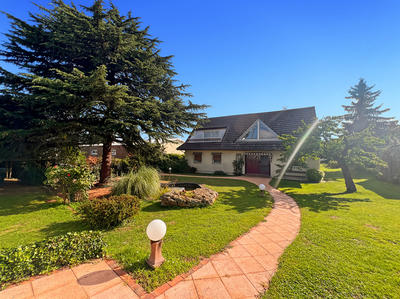 Maison - 205 m² - 8 pièces