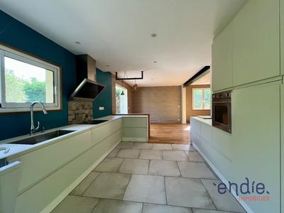 Maison - 158 m² - 7 pièces