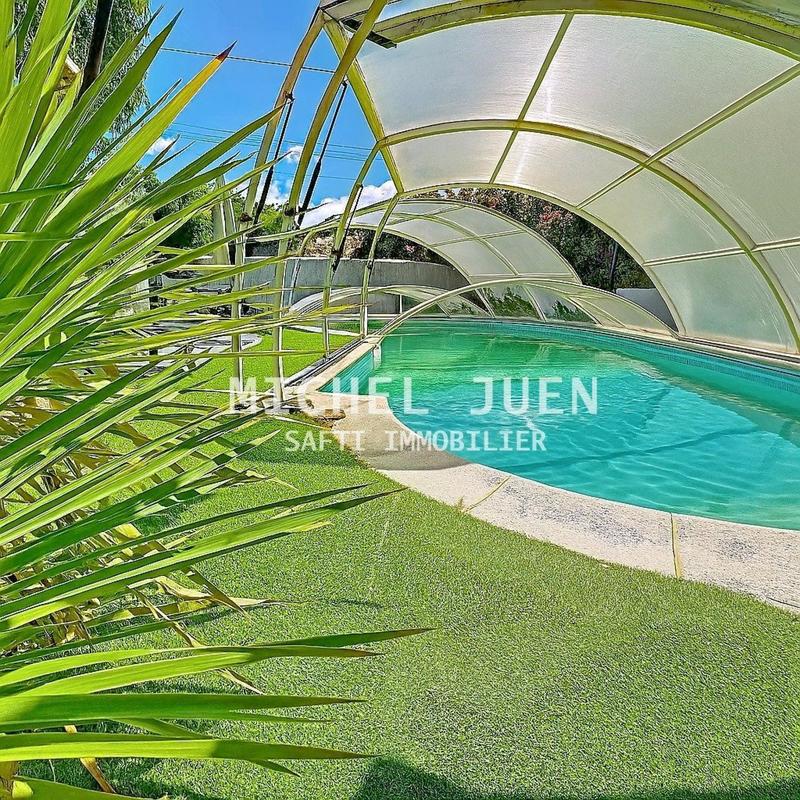 Maison - 232 m² - 6 pièces