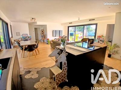 Maison - 120 m² - 4 pièces