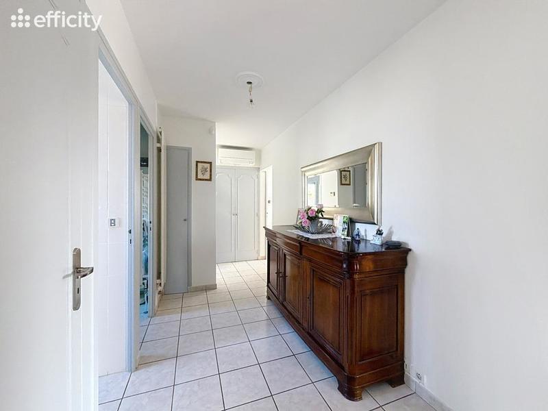 Pavillon - 226 m² - 6 pièces