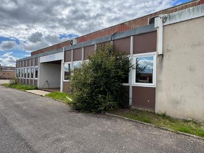 Entrepôt - 2 800 m² - 9 pièces