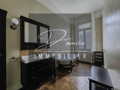 Maison - 355 m² - 12 pièces