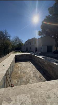 Demeure - 248 m² - 8 pièces