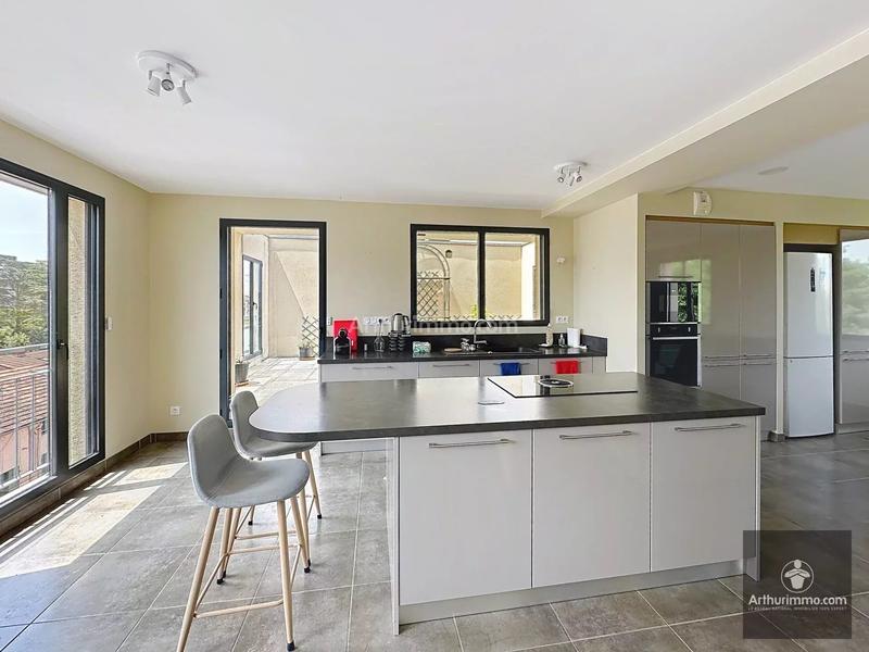 Appartement - 155 m² - 6 pièces