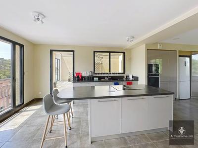 Appartement - 155 m² - 6 pièces